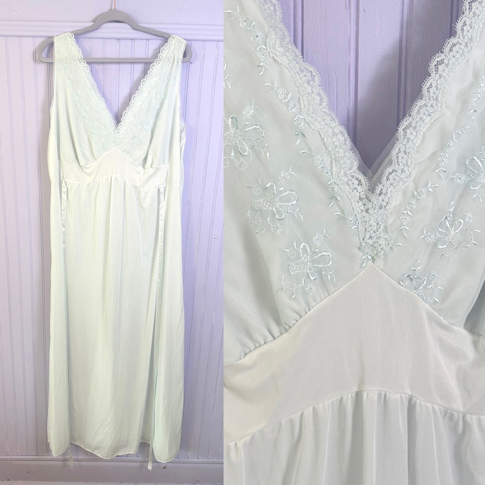 25. 60s Pale Blue Van Raalte Maxi Slip
